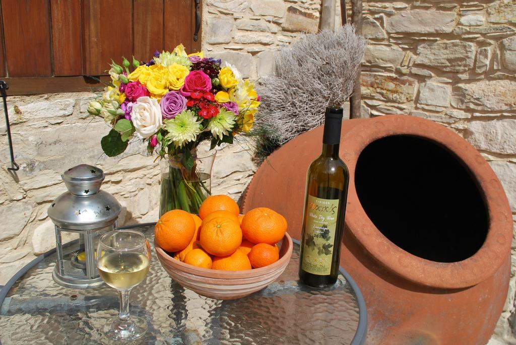 Vavla Rustic Retreat Vendégház Kültér fotó