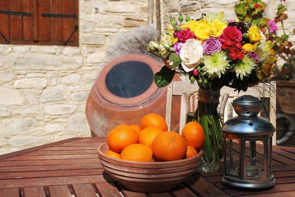 Vavla Rustic Retreat Vendégház Kültér fotó