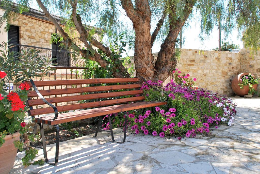 Vavla Rustic Retreat Vendégház Kültér fotó
