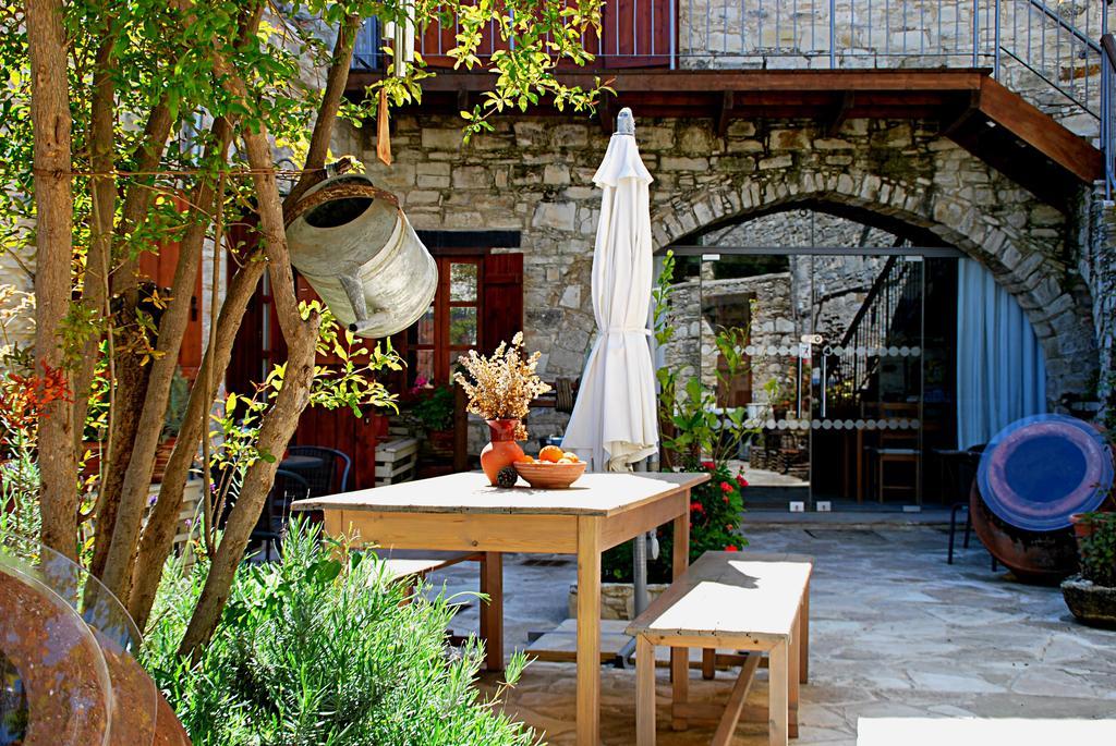 Vavla Rustic Retreat Vendégház Kültér fotó