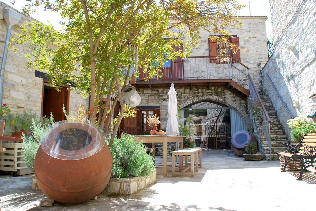Vavla Rustic Retreat Vendégház Kültér fotó